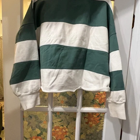 Abercrombie & Fitch Green and White Crew Neck Sweater - Picture 5 of 5